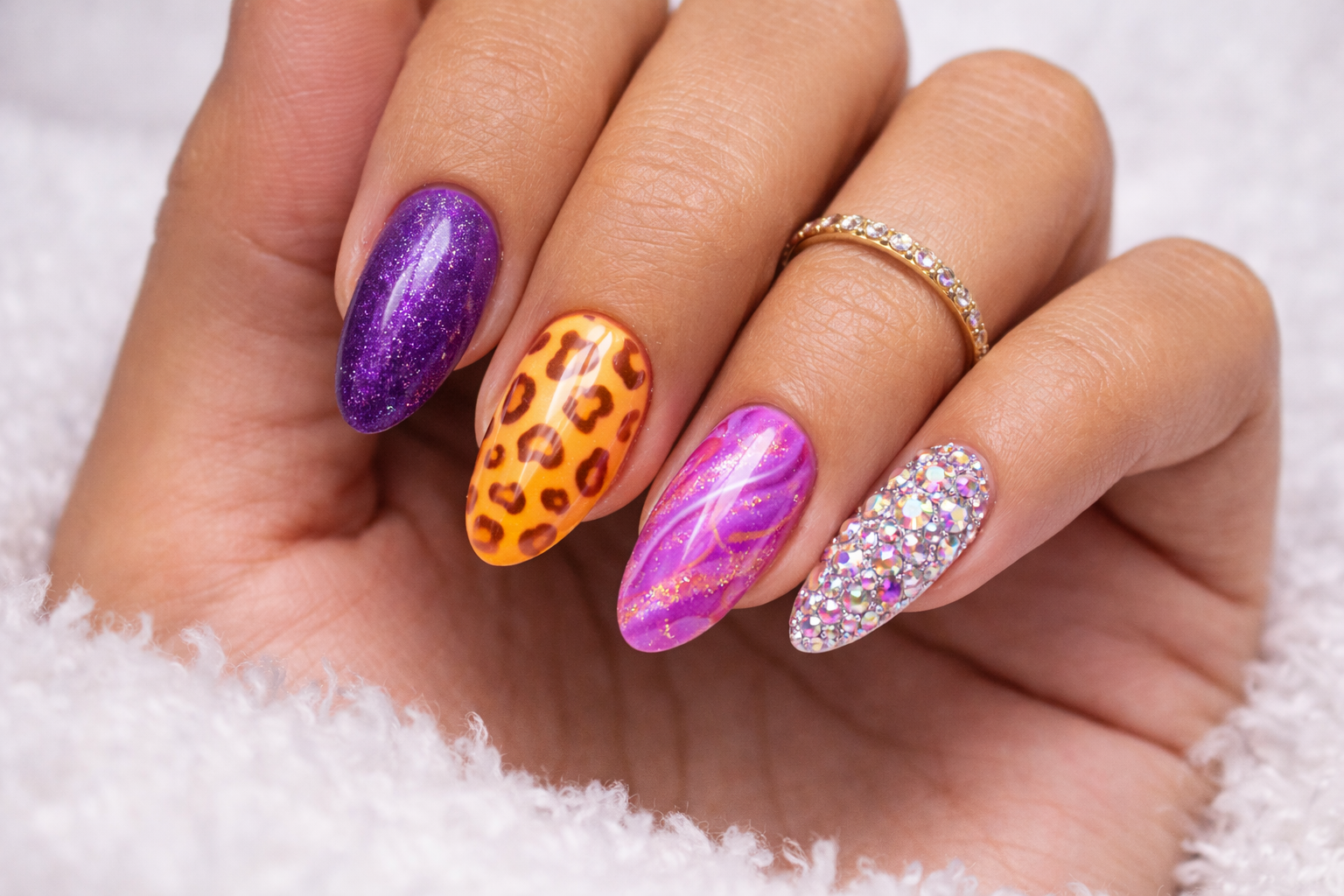 Nail art by NAOMiZ